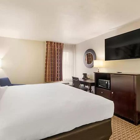 Clarion Pointe Hotel Abingdon Luaran gambar