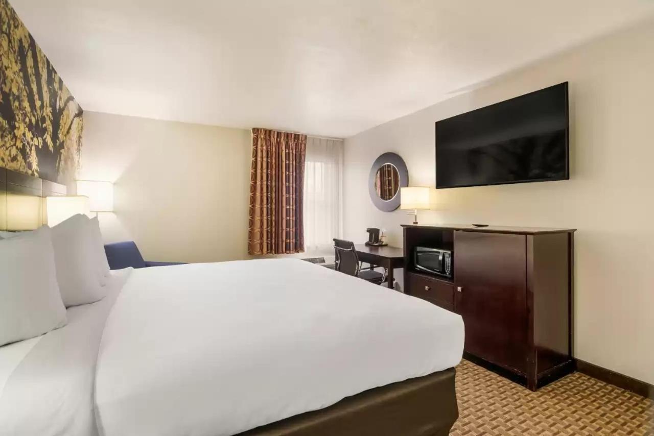 Clarion Pointe Hotel Abingdon Luaran gambar
